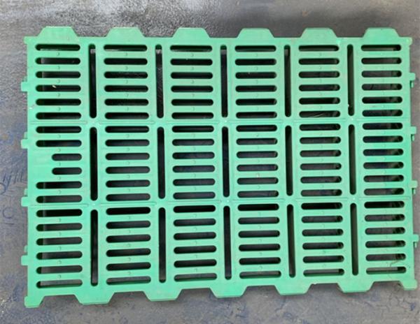 Plástico forte dos suínos do equipamento agrícola do porco que pavimenta muitos resistência de corrosão da cor