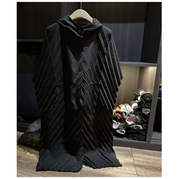 Elegant temperament, solid color hooded pleated loose version, casual mid length windbreaker jacket, autumn