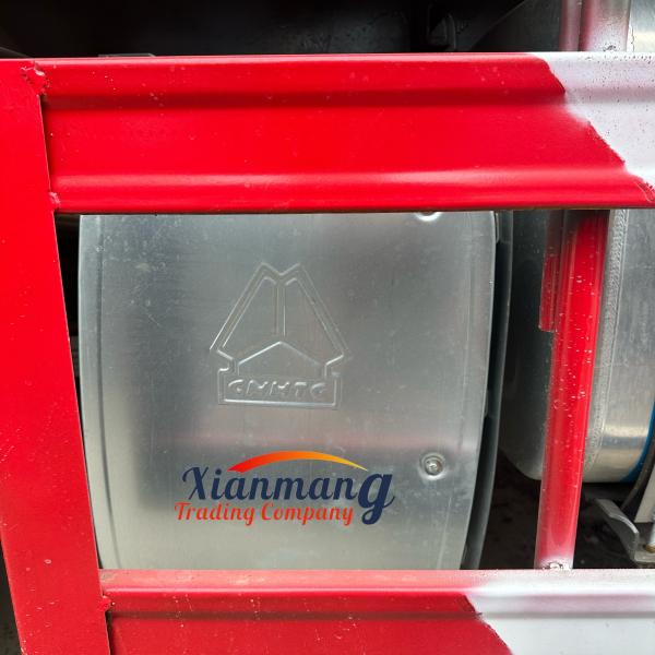 20 Cbm SINOTRUCK HOWO NX 8x4 Dump Truck 50 Ton With Tarpaulin Hohan High Capacity Aluminium Alloy