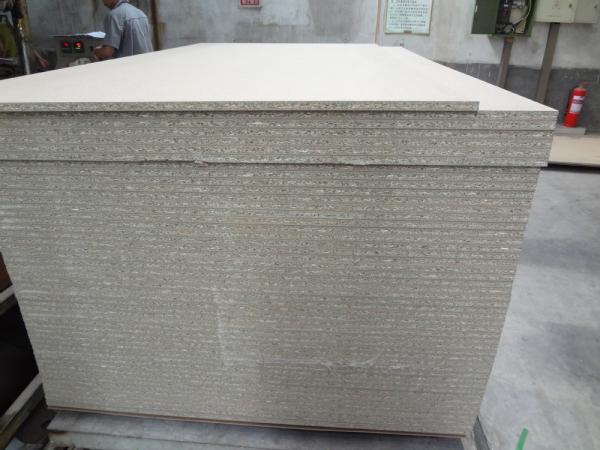 High Density E1 Glue Plain Laminated Particle Board For Home Decor Furniture 600-720kg/m3