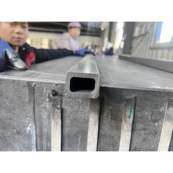 Premium-Grade Sintered Silicon Carbide (SSiC) Structural Beams 30 mm × 40 mm × 900 mm | Wall Thickness: 5 mm