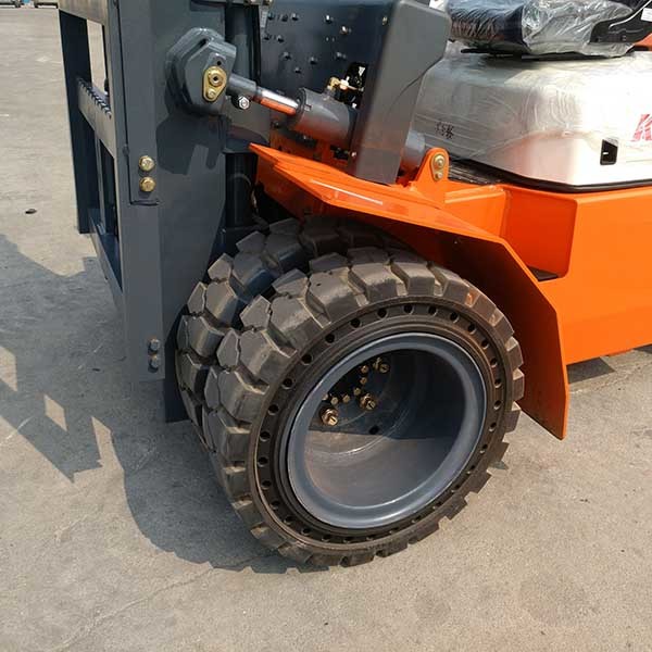 2.5 T Diesel Forklift Truck 2500 Kgs Diesel Operated Forklift Double Front Tires