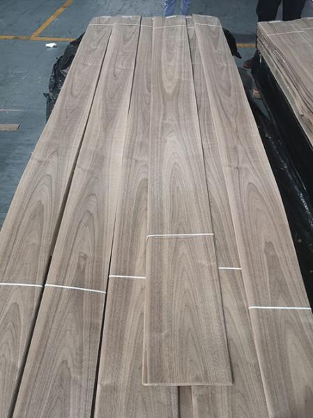 Finê de madeira natural de nozes americanas cortadas em coroa de qualidade premium para placas de luxo