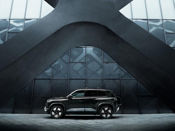 Luxury Equation Titanium 3 EV Electric Vehicle 5 Door 5 Seat SUV EV New Car
