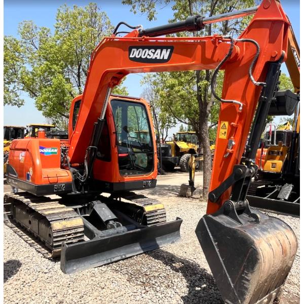 Подержанный экскаватор Doosan DX75 7 тонн