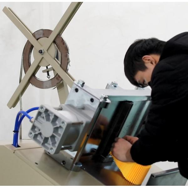 Закрутк-на фильтре для масла машины запечатывания ядра фильтровальной бумаги фильтра для масла делая машину