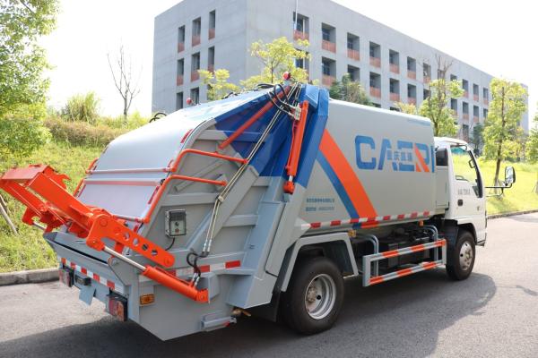 Veículo de transporte especial com 12 m3 de volume efetivo do contentor de lixo