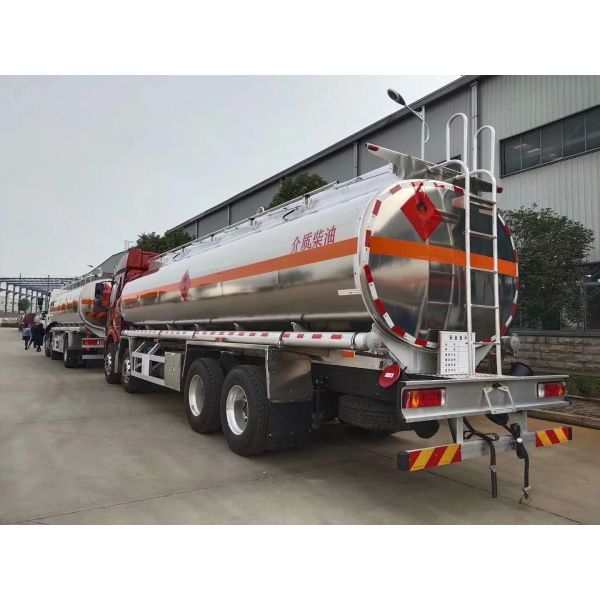 FAW 8X4 23-30m3 Fuel Tanker Diesel Fuel Tank Truck Delivery Truck