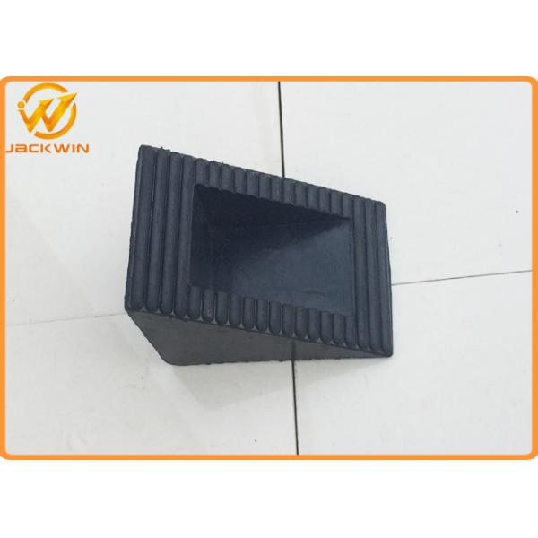 Reflective Automatic Safety Car Wheel Stop , CE Garage Floor Car Stoppers