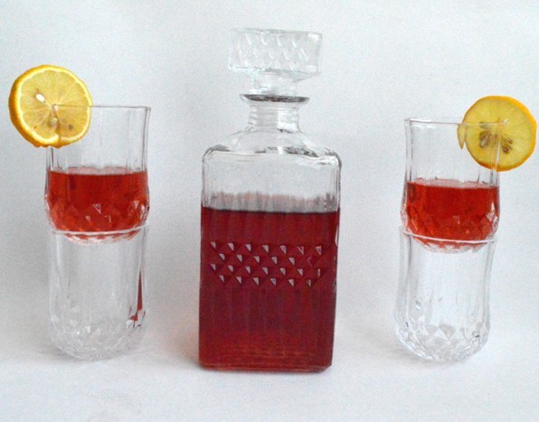 GLASS WINE DECANTER WITH 4 CUPS