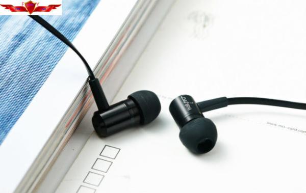 New 3.5MM Wired 1.2M High Stereo Sound Quality Earphone With MIC For Samsung Multi Color