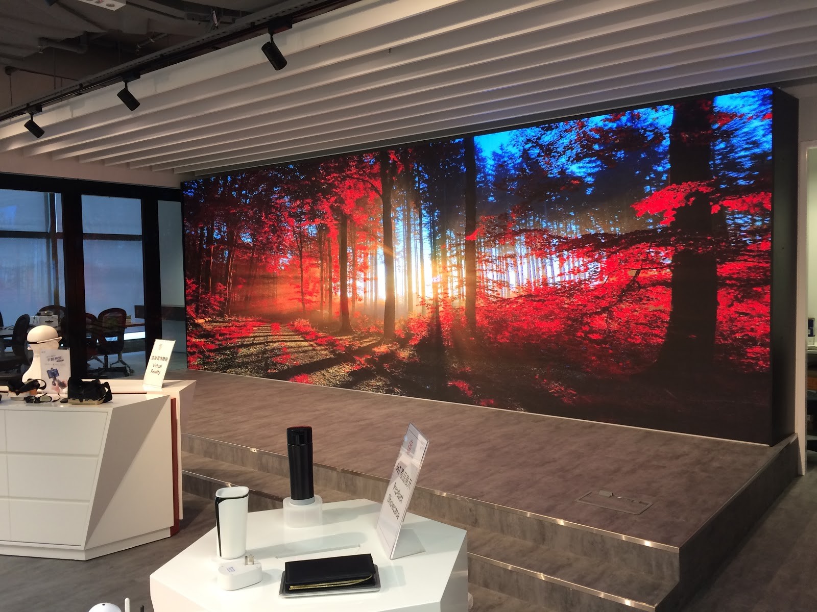 Indoor Full Color Led Display Video Wall Panels 1R1G1B 281 Trillion