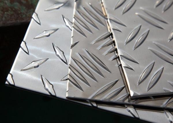3003 H22 Brite Stair Tread Plates Width Customized Aluminium Checker Plate Sheet