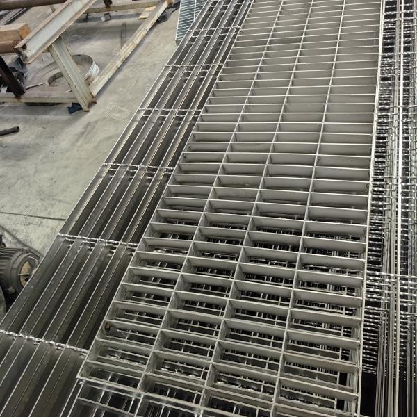 3mm Cross Bar Non Slip Industrial Welded Steel Grating with YB/T4001.1-2007 Standard