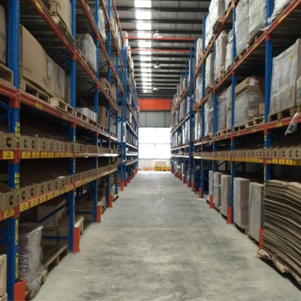 Ferradura de localização da porta do carregador de rodas de máquinas de construção para Liugong CLG766 Substituição