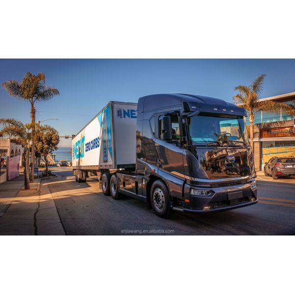 BYD 6x4 Pure Electric Automatic Transmission Tractor 355 Degree Charging Version