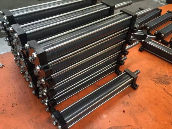 black hydraulic cylinder