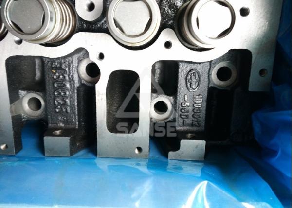 DEUTZ diesel D6D Engine Cylinder Head for Volvo EC210B Excavator Engine parts