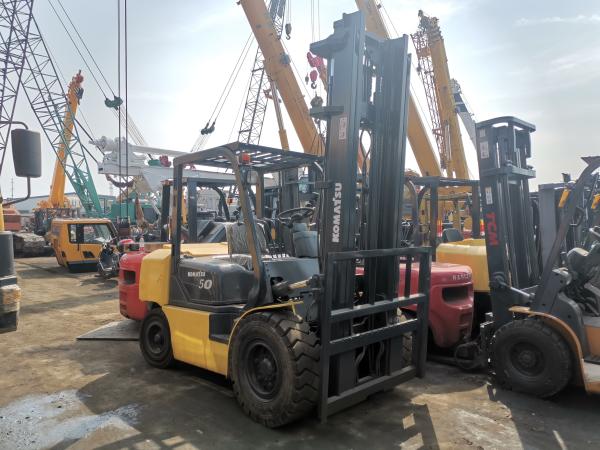 Japan Komatsu 5T FD25 FD30T-16 Diesel Forklifts with Overall Dimensions 2.7*1.2*2.1m
