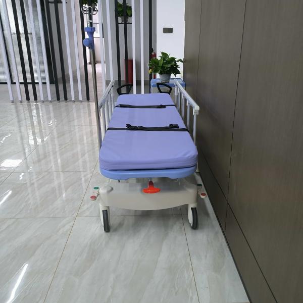 Carrinha hidráulica Equipamento Hospitalar Equipamento médico Carrinho de paciente Guarda-roupa dobrável Transferência de cadeira de rodas b