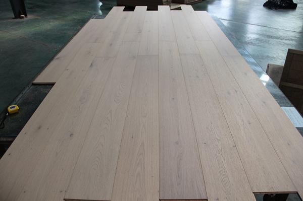 7 1/2 single plank Oak Engineered Wood Flooring, Invisible lacquered, Color Paris