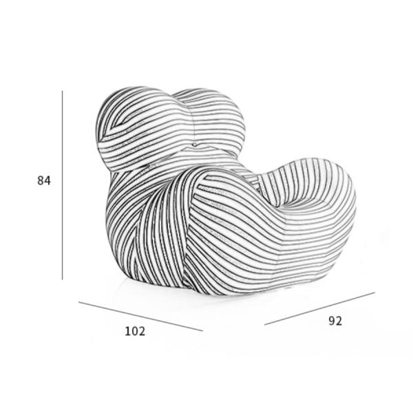 Матери нашивки кожаной роскошной мебели живущей комнаты желтые обнимают одиночную софу