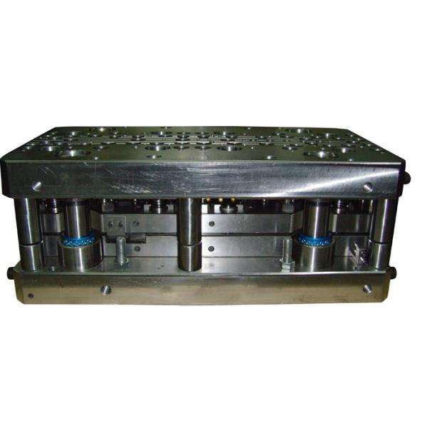 Штуцер женской терминальной прогрессивной полости строки инструмента 2 прессы плашек металлического листа небольшой