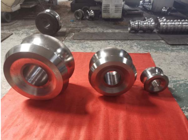 Hot Rolled Weld Pipe Cast Iron Alloy Forming Roller High Safety Level