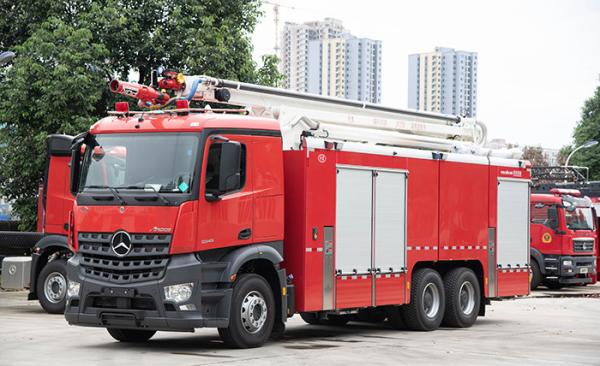 Água de pulverização/espuma/pó do carro de bombeiros aéreo de Mercedes Benz 25m