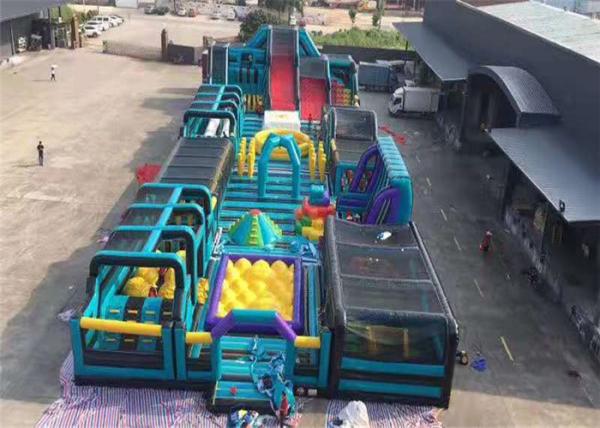 Jogo interativo econômico do equipamento inflável exterior gigante do campo de jogos