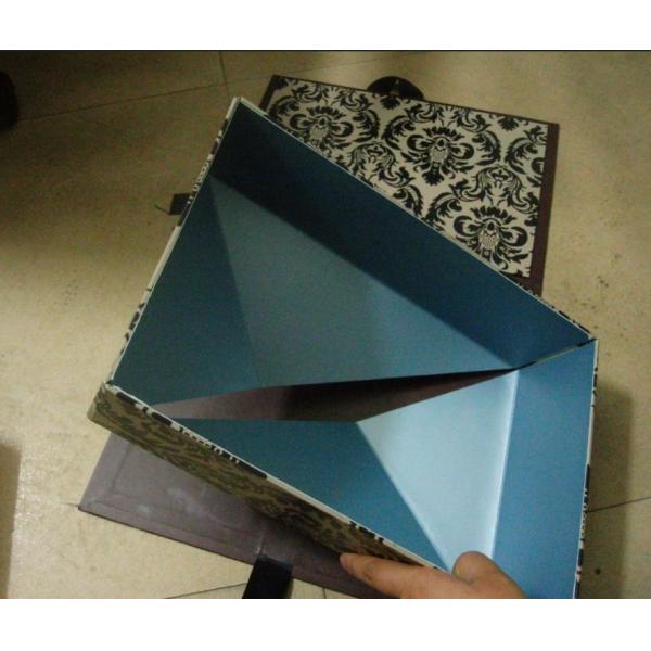 Special design flat packed rigid paper folding box with silk ribbon