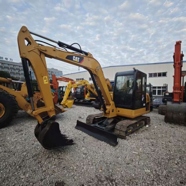 Used Caterpillar 306D Tracked Excavator with 400mm Wide Tracks for Stable Small-Scale Demolition