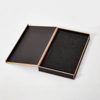Tamaño personalizado Presentación telefónica de regalo negro Envasado de caja de madera con espuma y diseño hecho a mano
