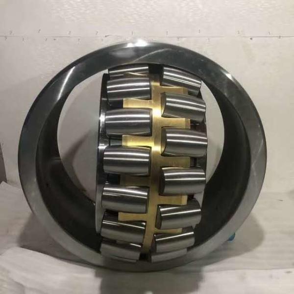 NSK 22217CC / W33 Spherical Roller Bearing P5 P6 With Two Inner Ring Raceways