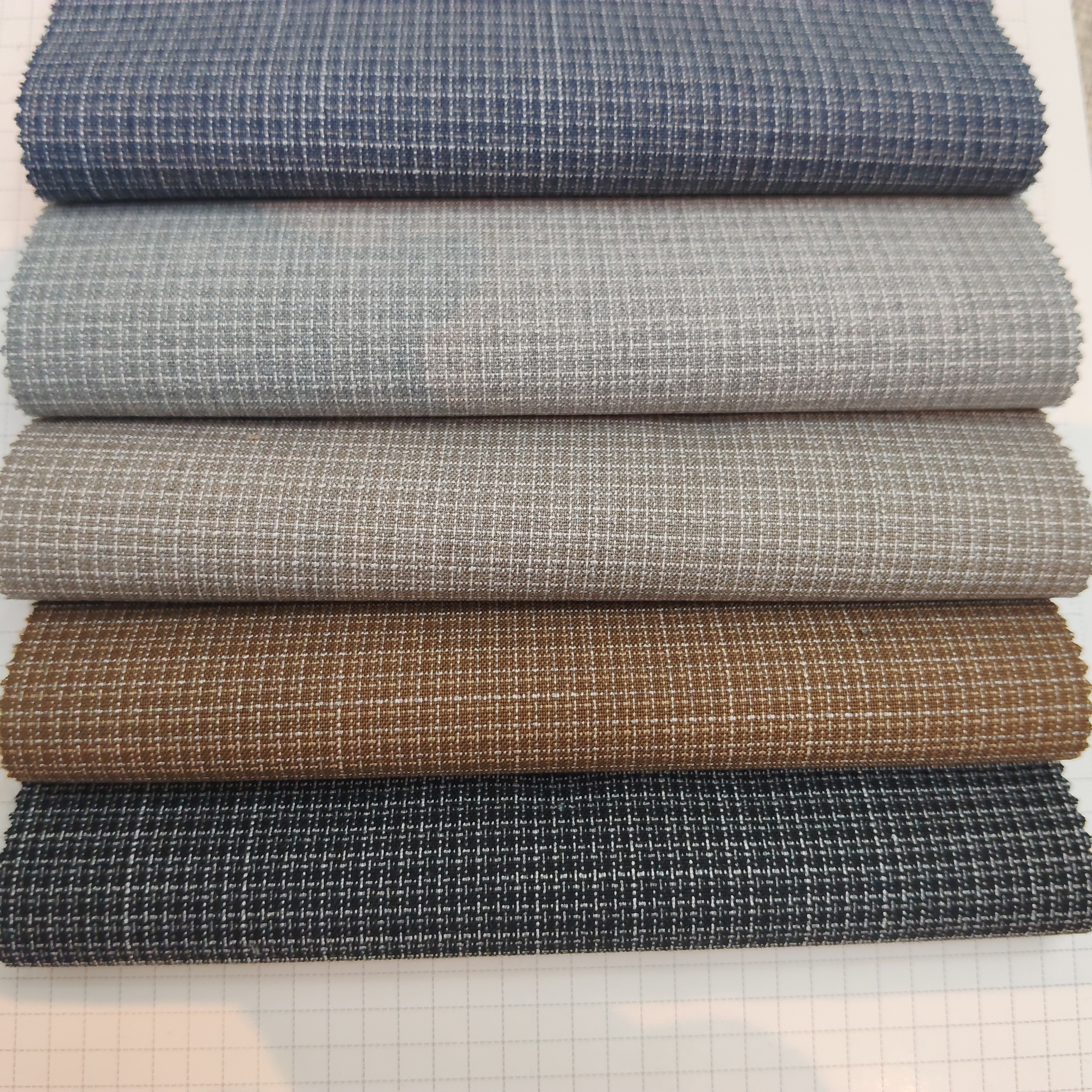 195gsm Yarn-Dyed Check Suiting Fabric with 68% Polyester 30% Rayon 2% Spandex for Uniforms