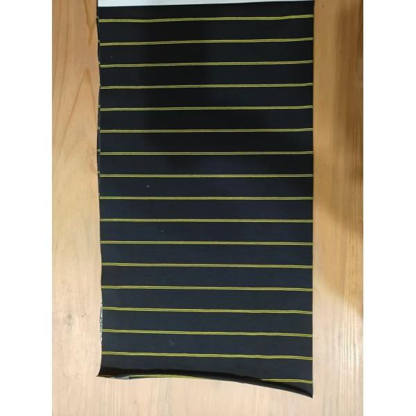 Ткань из плотно тканевого материала, устойчивого к износу и морщинам