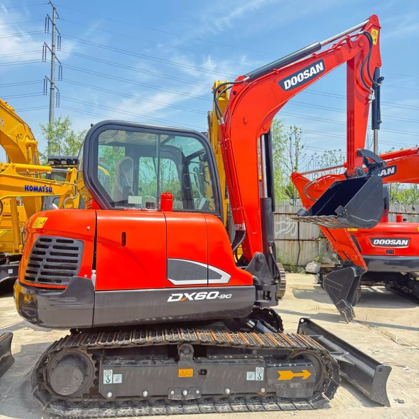 Demolition Mini Used Doosan Excavator Heavy Duty Equipment DX60-9C 6 Ton
