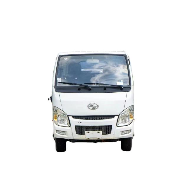 Small Diesel Sanitation Cleaning Truck 4x2 Urban And Rural Street Suction Truck