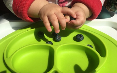 Octagonal Shape Silicone Placemat Plate Baby Spoons And Waterproof Bib