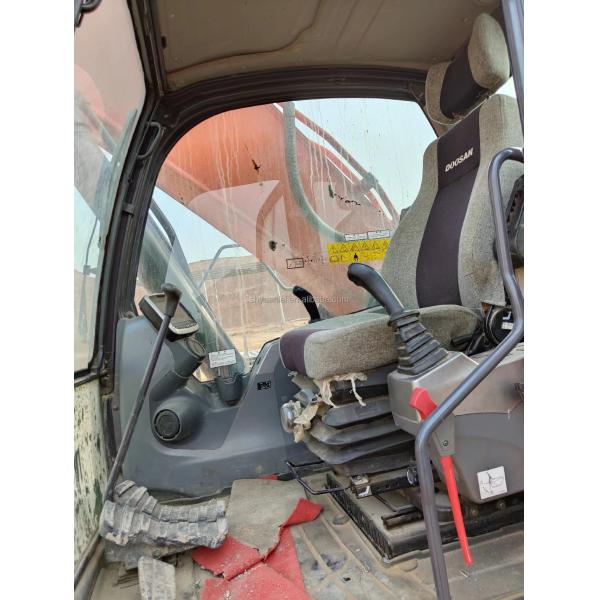 Excavateur DOOSAN DX360 de seconde main avec peinture originale et en bon état