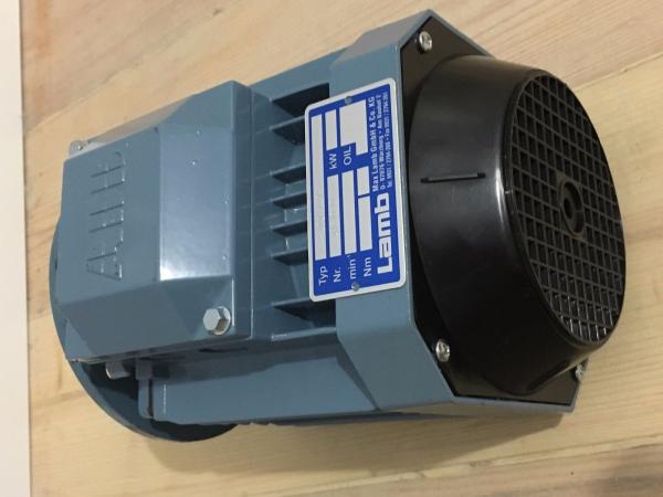 M2AA080B brandnew e original, 1,3 quilowatts 3450 RPM 2,5 ampères, dia de trabalho 3-5 de para entregar o tempo.