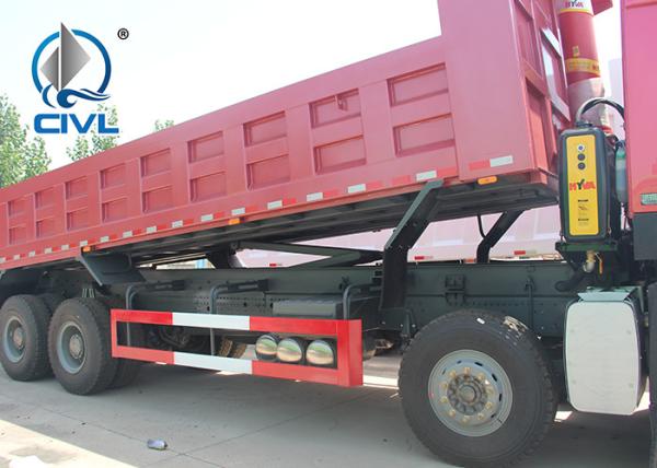 Big Loading 50T SINOTRUK Heavy Duty Dump Truck Driver 8X4 And Chassis