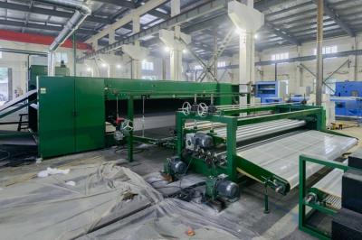 maquinaria não tecida do Lapper transversal do ANIMAL DE ESTIMAÇÃO de 64mm com servos motores
