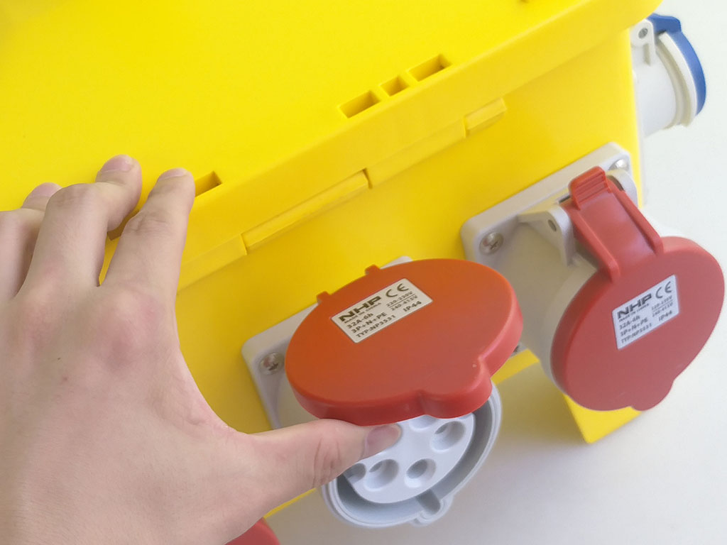 PE Housing Industrial Socket Box , Weather Protected Generator Distribution Box