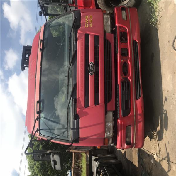 Used Japan nissan /ud truck head  trailer truck ,dump truck head 375 with diesel engine for sale