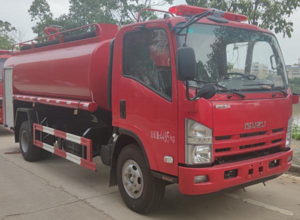 Caminhão de bombeiros de resgate aquático ISUZU 190HP 4x2 8 toneladas para combate a incêndio