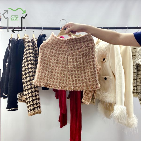 Grade A Used Ladies Clothing Warm Fashion Casual Elegant Winter Clothes Set