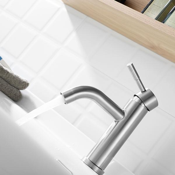 Deck Mounted Stainless Steel One-Handle Silver Kitchen Sink Faucet Durable and Modern