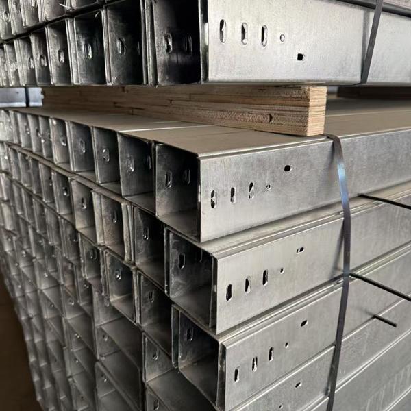 Goulotte à câbles galvanisée à chaud perforée, résistante à la corrosion,