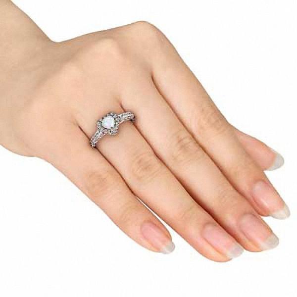 opala Coração-dada forma 5.0mm e 1/8 de CT. Anel do quadro de T.W. CZ em Sterling Silver